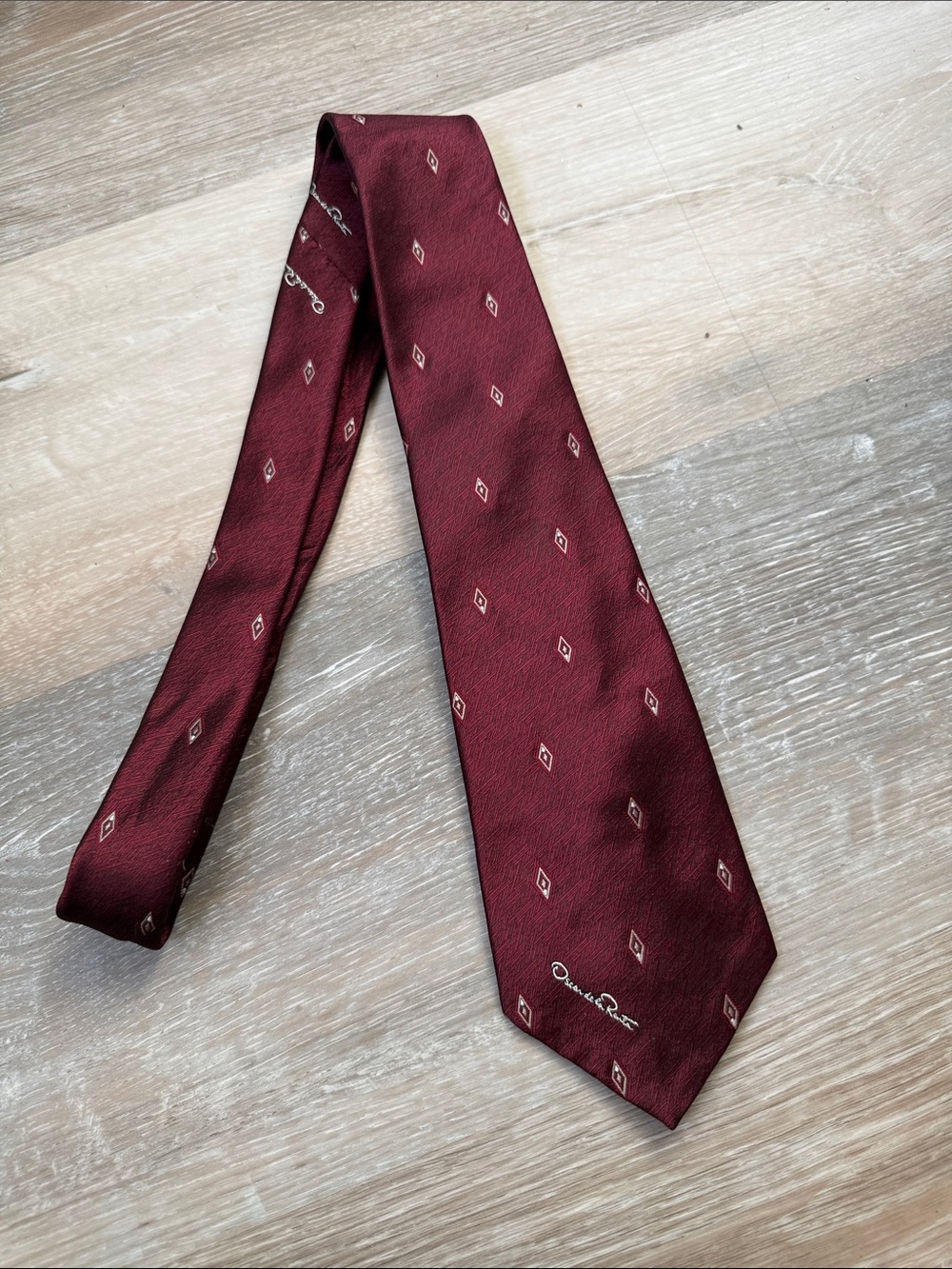 Oscar de la Renta Burgundy Diamond-Pattern Silk Tie